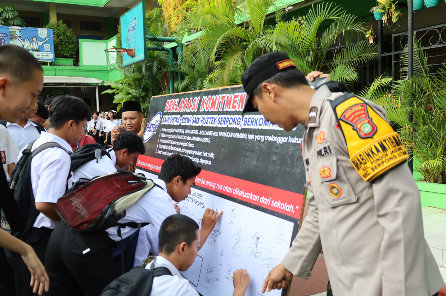 Ribuan Siswa SMK Pustek Deklarasi Anti Tawuran Pelajar Bersama Kapolsek Serpong